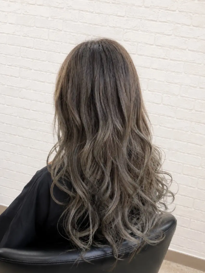 ロング カラー 齋藤 真理子のヘアスタイル