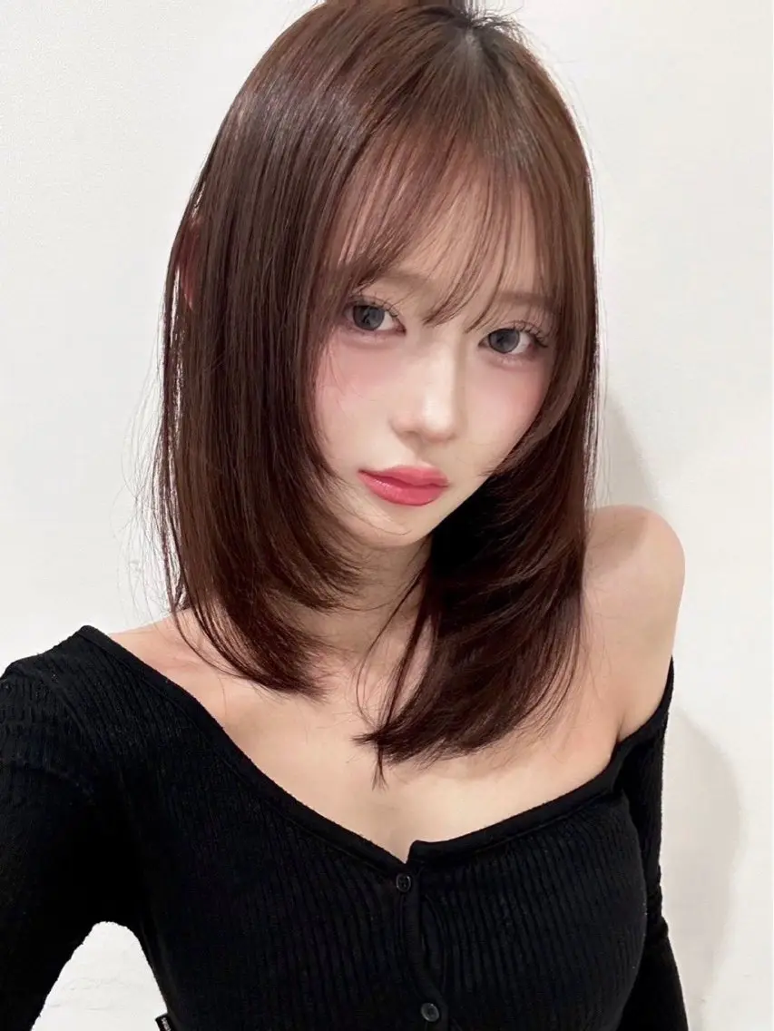 ミディアム Ayuri♡ ミディアムレイヤーのヘアスタイル