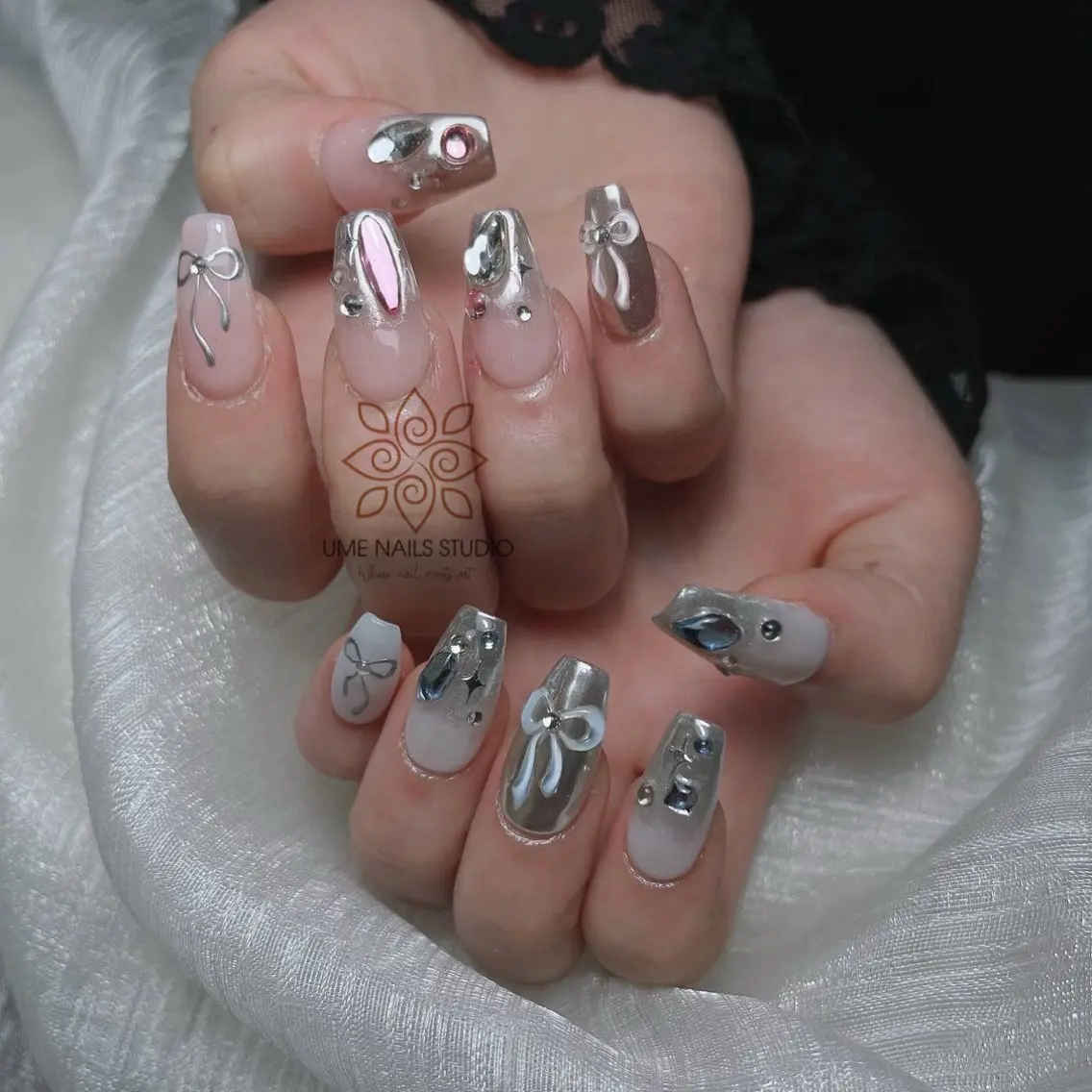 ネイル チークネイル クリアネイル ガーリー キラキラネイル 韓国ネイル ハンドネイル Ume Nail Studioのネイルデザイン
