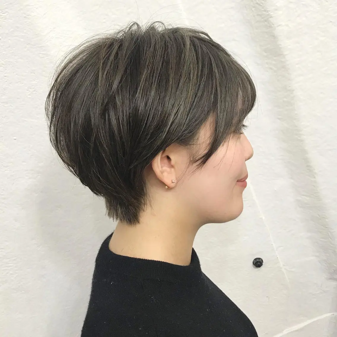 ショート カラー ブリーチ ハイライトカラー ハイライト ショートヘア K-POP好き美容師 🇰🇷Kai.Yのヘアスタイル
