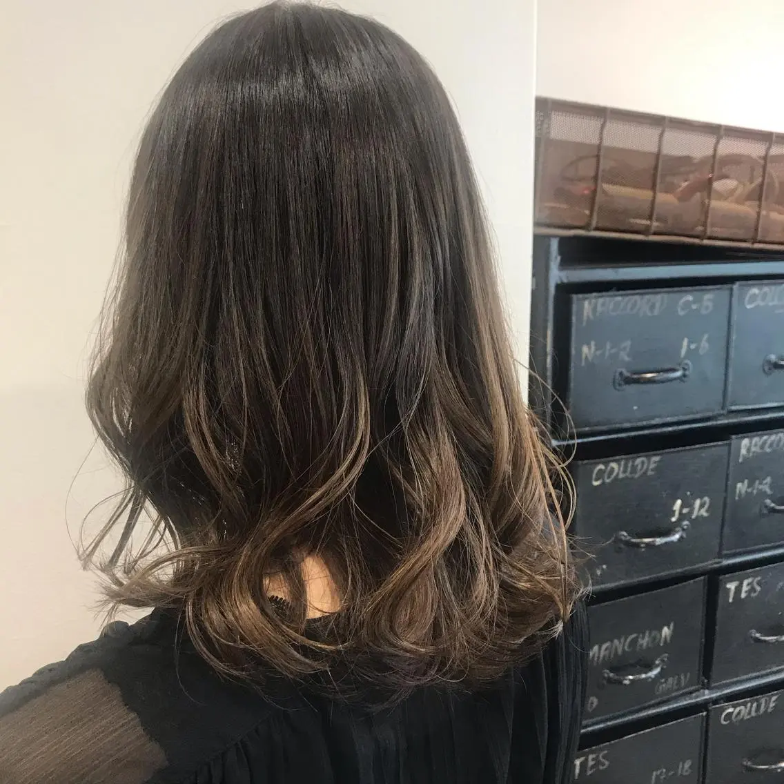 ミディアム KAREN🕊️ 大宮美容室のヘアスタイル