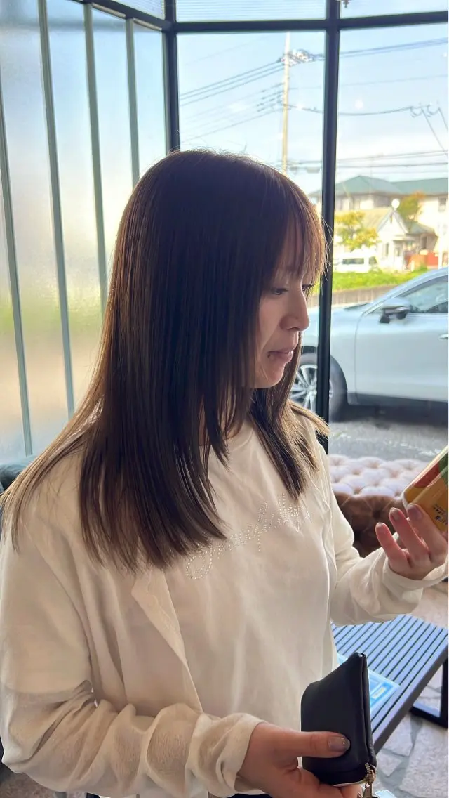 ロング カラー ベージュカラー オリーブベージュ ヘアカラー 只野 真衣のヘアスタイル