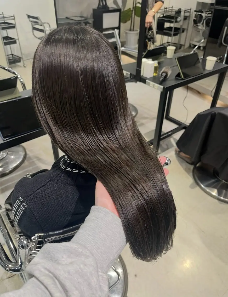 ロング カラー パーマ ヘアアレンジ カット ヘアカラー トリートメント ヘアセット 透明感/オリーブ/ グレージュ/YUKAのヘアスタイル