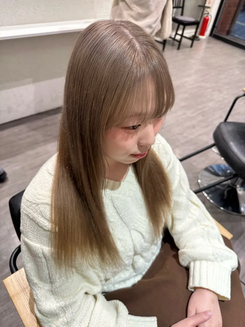 ロング カラー ベージュカラー 透明感カラー ミルクティーベージュ ヘアカラー トリートメント cocotte 💟草間紫音💟のヘアスタイル