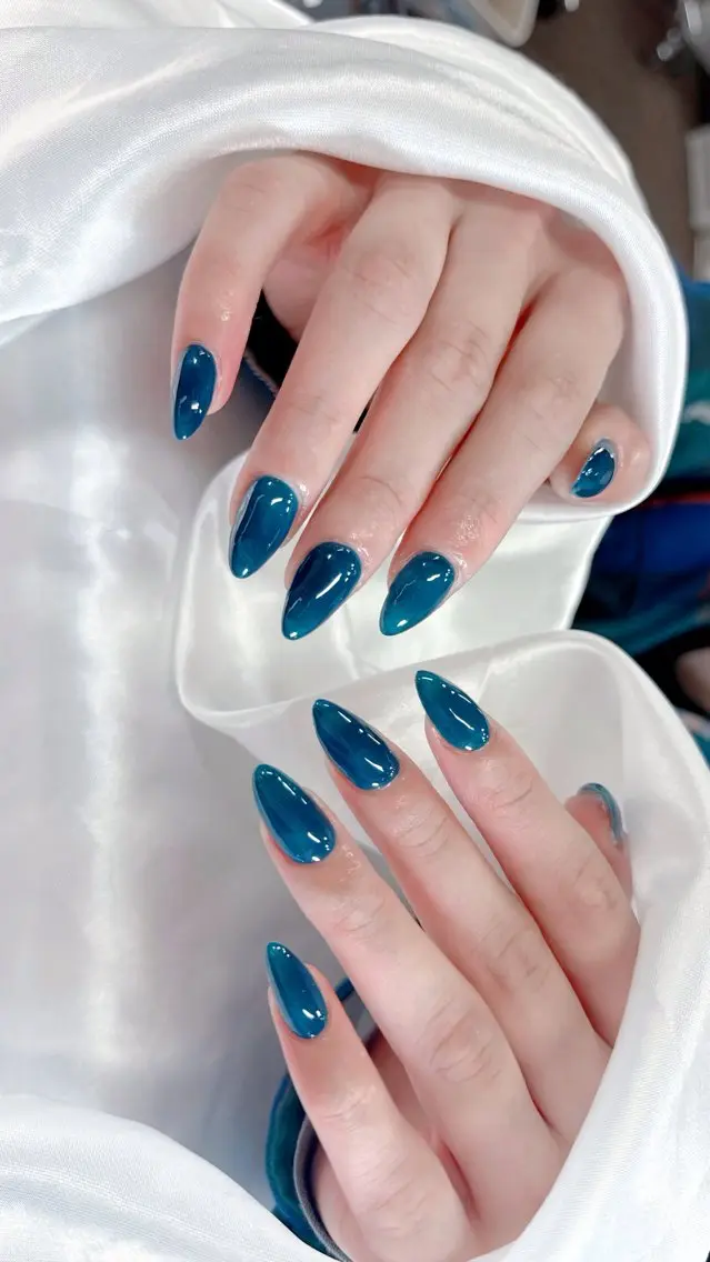 ネイル 成人式 フレンチネイル グラデーション 韓国ネイル ミラーネイル ハンドネイル Lya Nail Salonのネイルデザイン