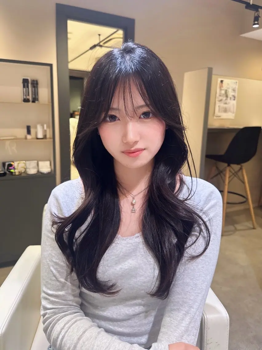 ロング 村上 万愛のヘアスタイル