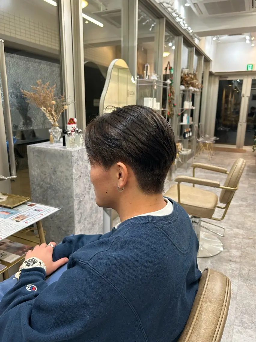 メンズ ヘアカラー LOA Ririのヘアスタイル