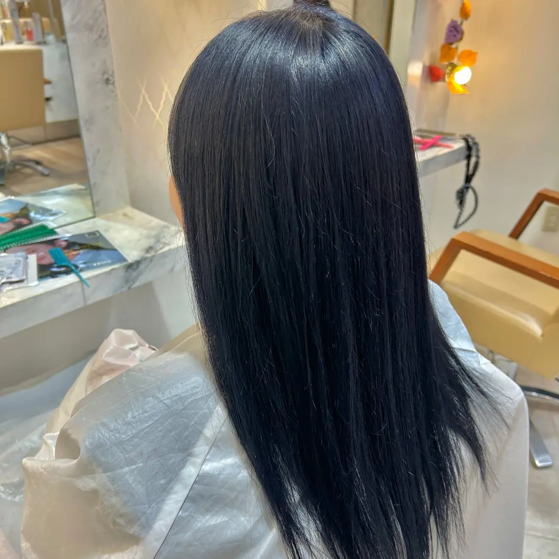 ロング カラー パーマ ブリーチ ブルーカラー ケアブリーチ ダブルカラー ネイビーカラー 大阪梅田/レイヤー/ ハイライト/yuuのヘアスタイル