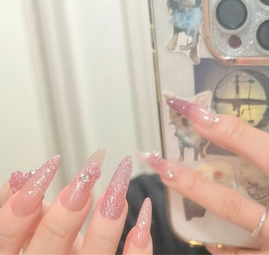 ネイル チークネイル フラッシュネイル ワンホンネイル ハンドネイル Karen 新宿のネイルデザイン