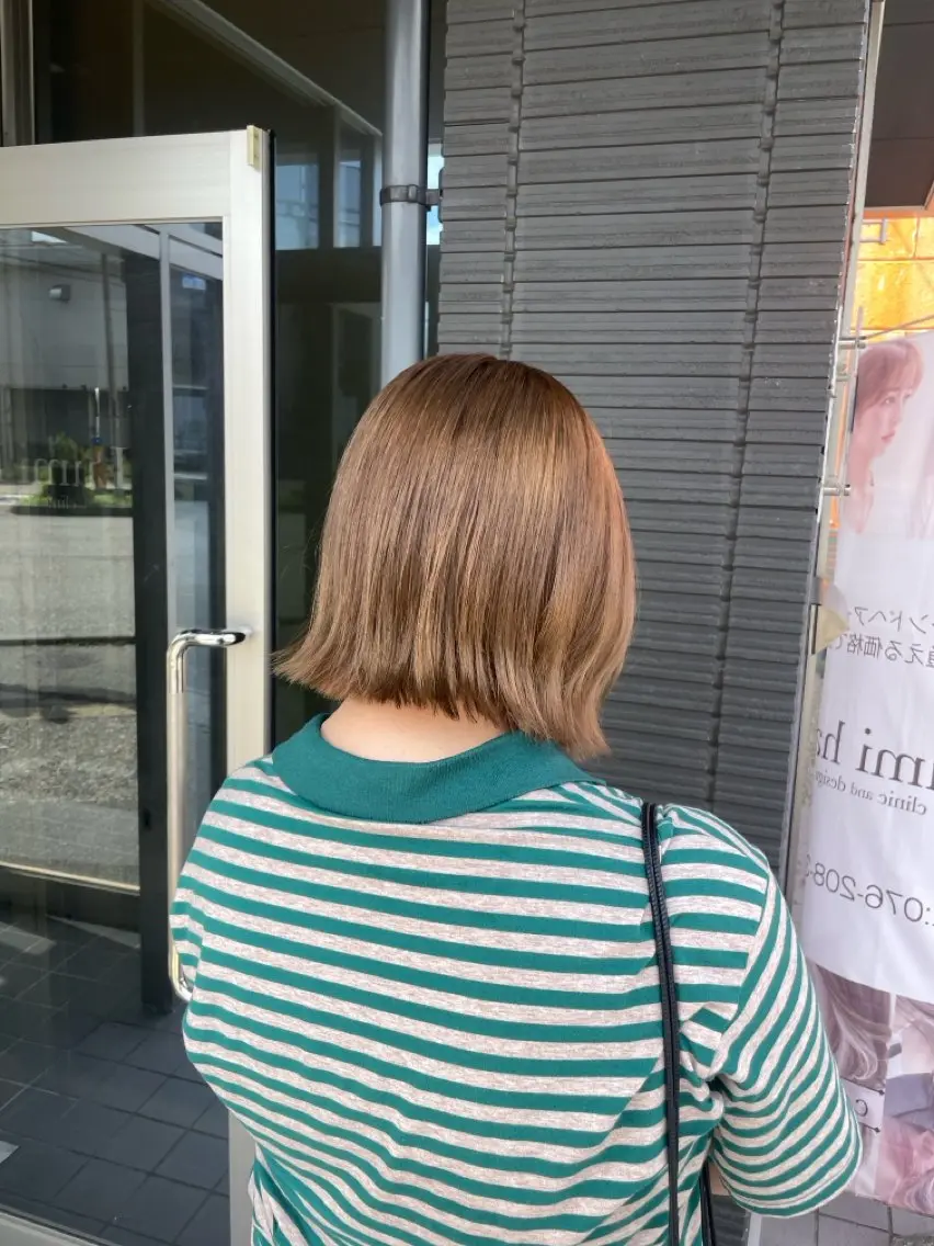 ミディアム カラー 切りっぱなしボブ ブリーチ 透明感カラー ボブ カット ヘアカラー トリートメント 金沢県庁藤江店/ MIHOのヘアスタイル