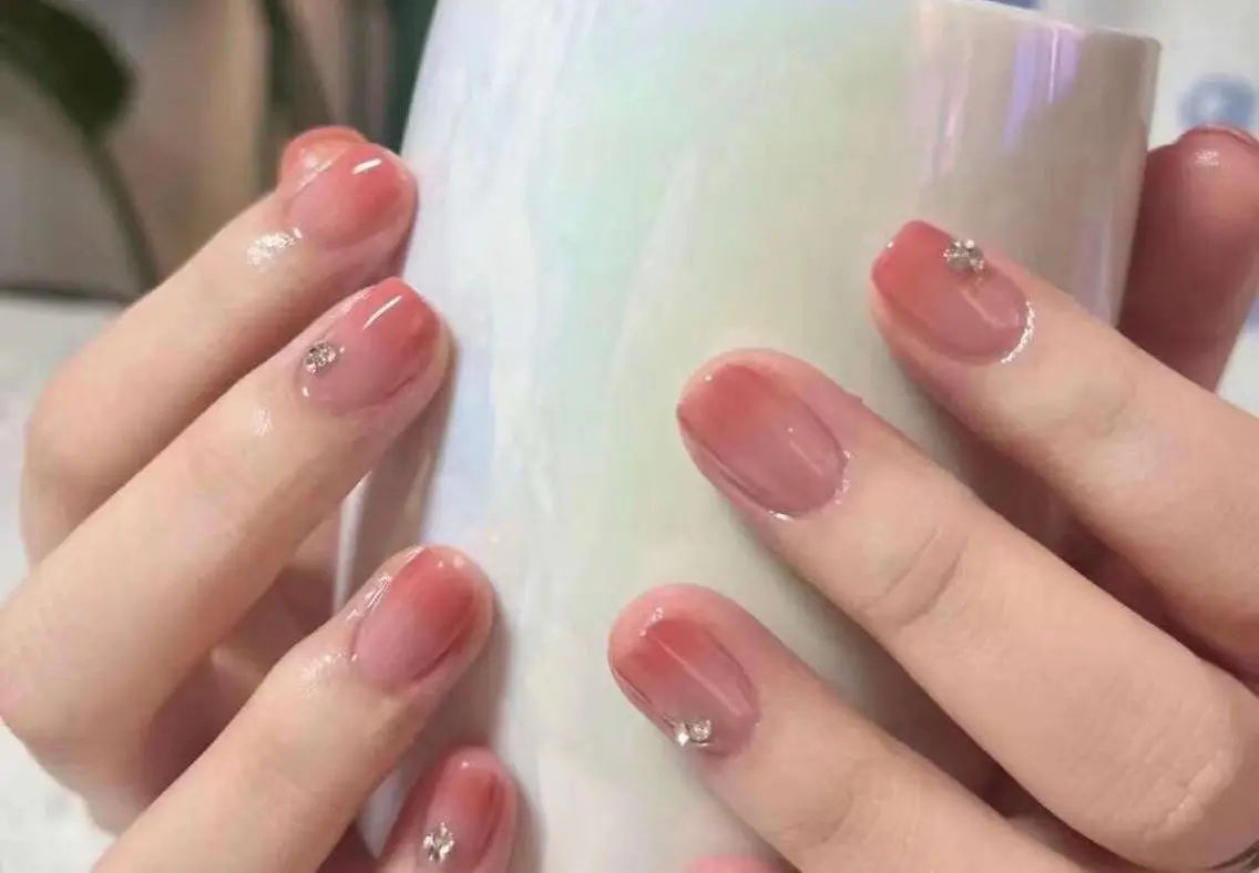 ネイル ハンドネイル VIVIAN リサのネイルデザイン