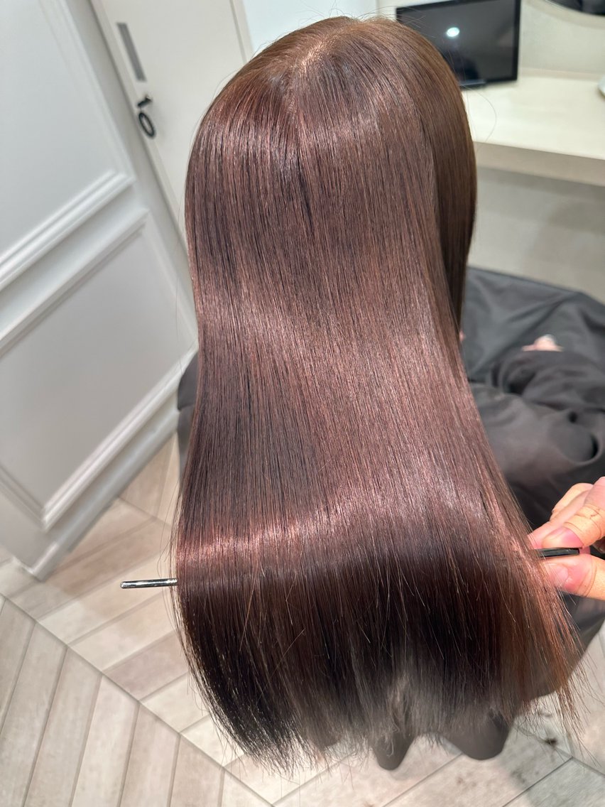 美髪縮毛矯正＋カット＋リタッチカラー＋トリートメントの写真