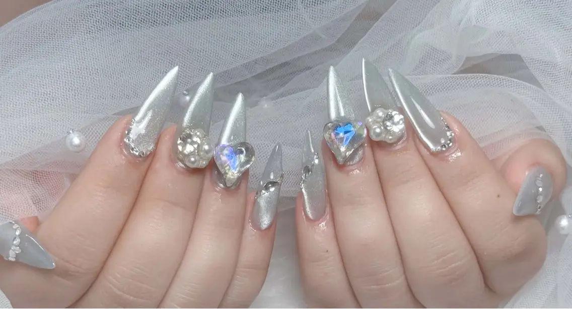ネイル アートネイル 長さ出し ジェルネイル 韓国ネイル マグネットネイル ハンドネイル Cloudy Chan Nailのネイルデザイン