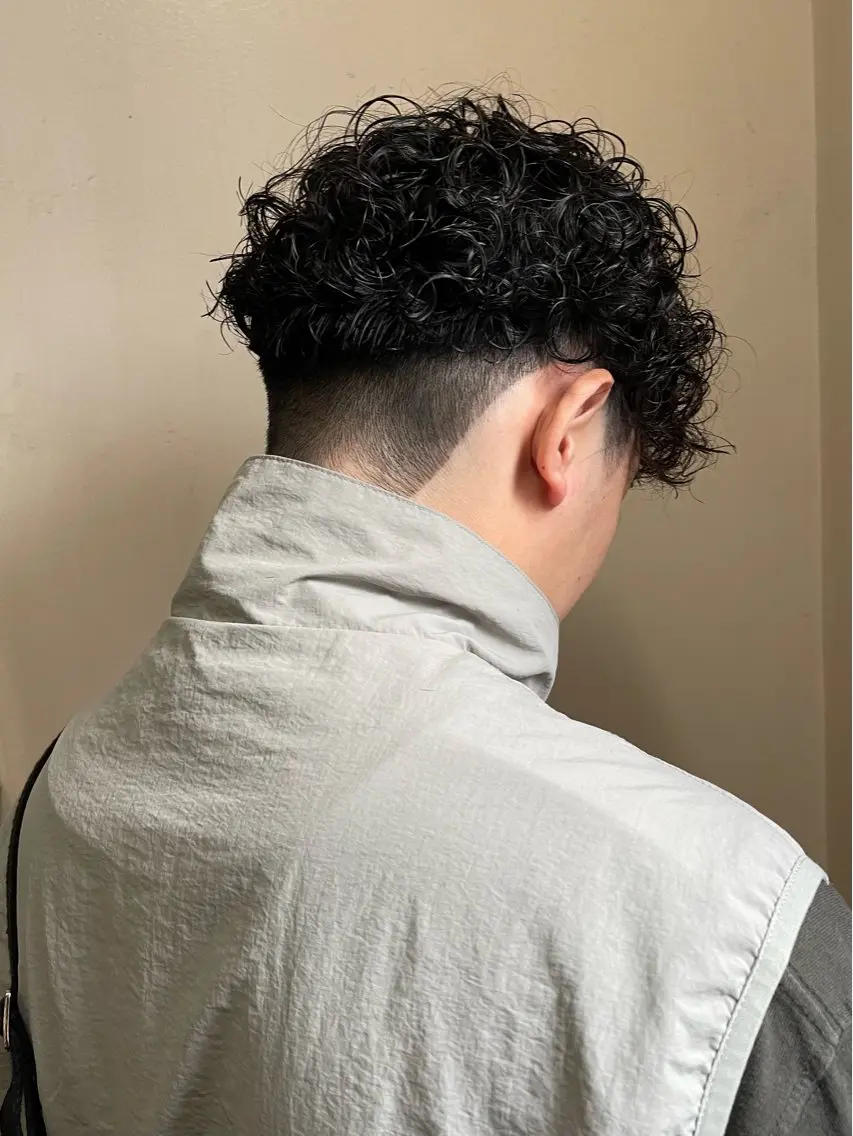 ショート パーマ ボブ 髪質改善 ショートヘア プードルパーマ カット ヘアカラー パーマ トリートメント ヘアセット 安部佑哉/ハイトーン /レイヤー/ブリーチのヘアスタイル