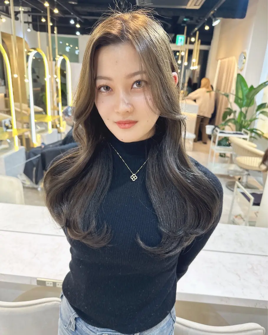 ロング カラー カット ヘアカラー トリートメント Akane レイヤー/艶カラーのヘアスタイル