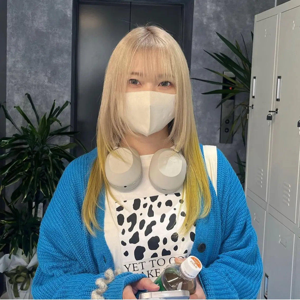 セミロング ハイトーン特化🎀 LEONのヘアスタイル