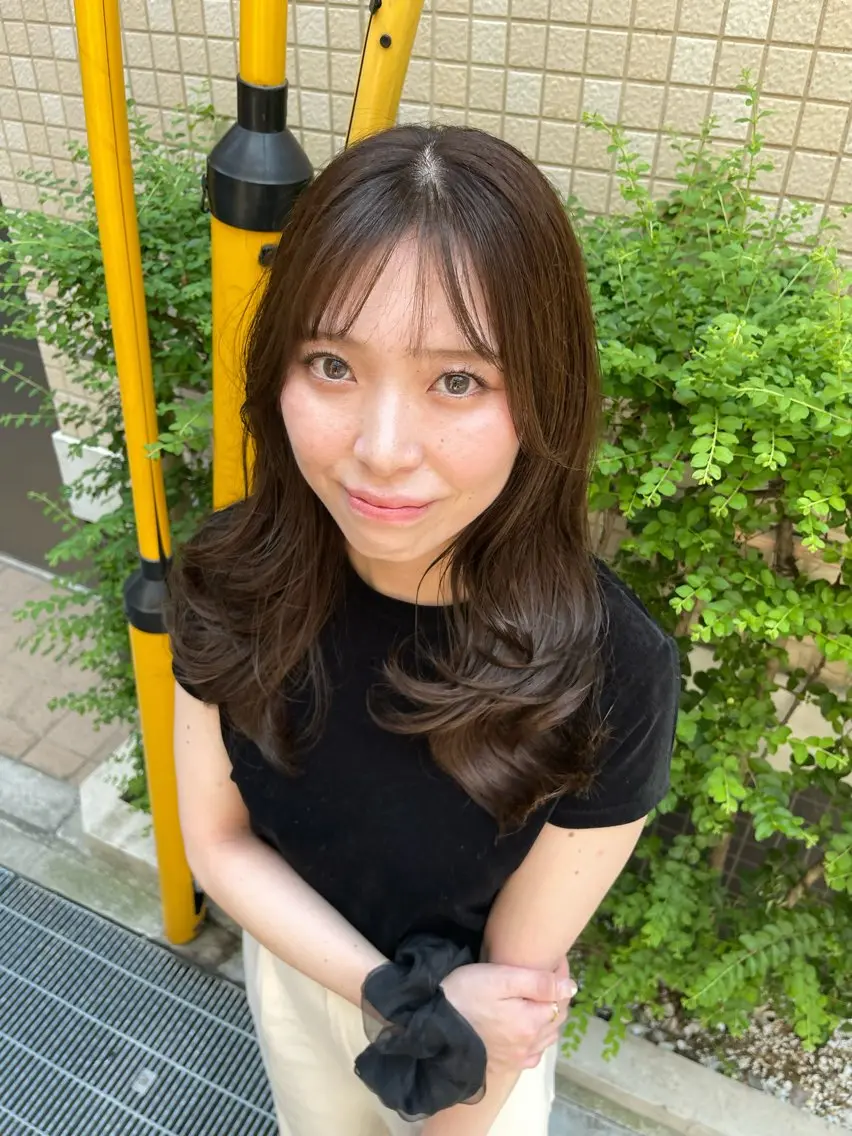 セミロング レイヤーカット ヘアカラー オリーブ/似合わせ/ 抜け感/神戸/山本のヘアスタイル