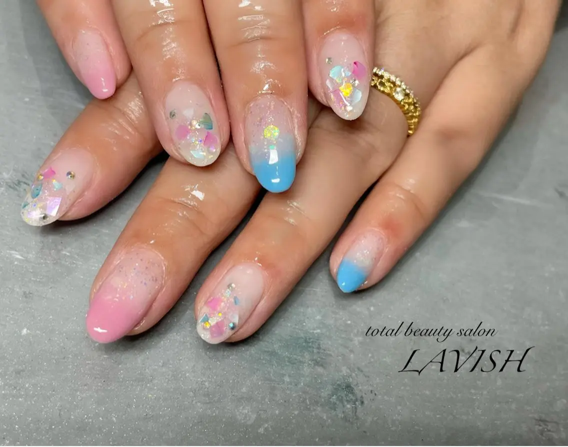ネイル LAVISH 大和店 emi・:*+のネイルデザイン