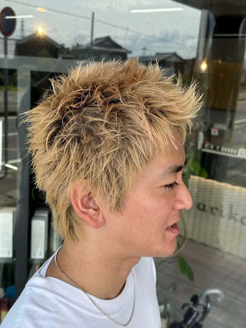 カラー メンズ スパイキーショート arika オケシ　リョウダイのヘアスタイル