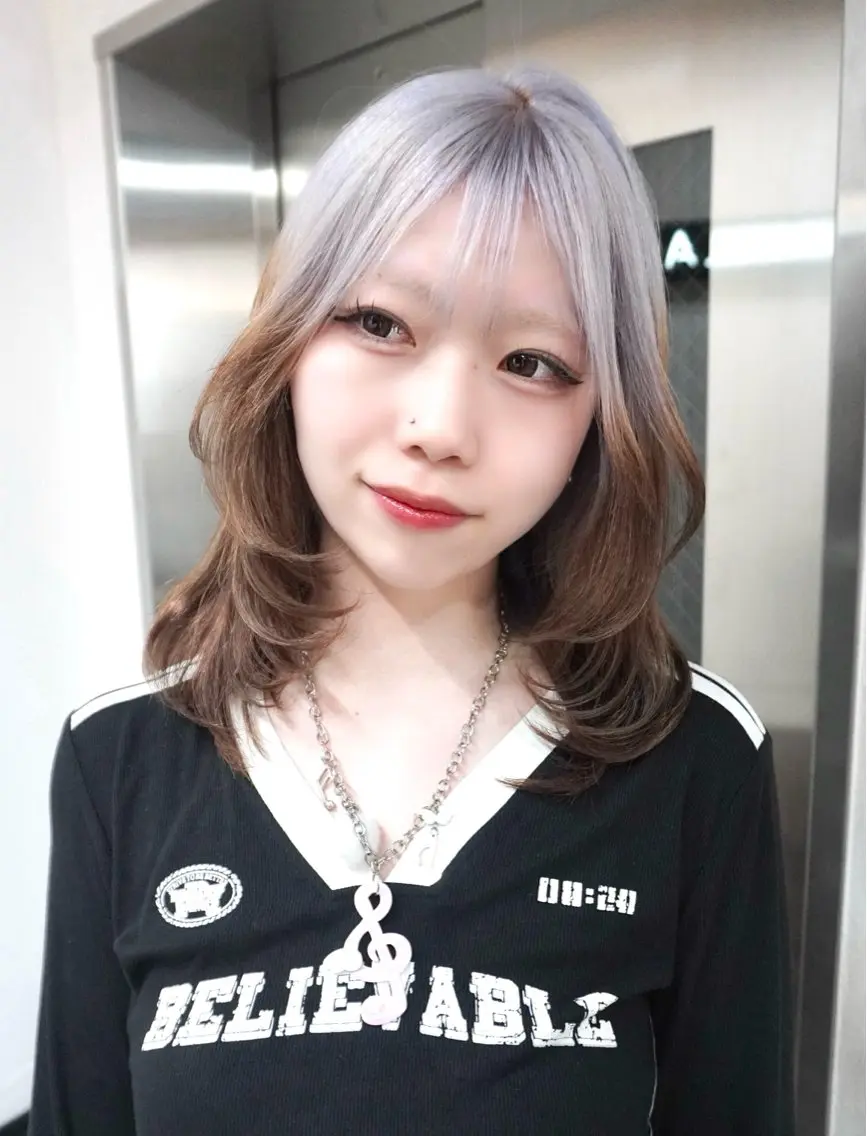ミディアム ハイトーンカラー/ hinata🪽のヘアスタイル