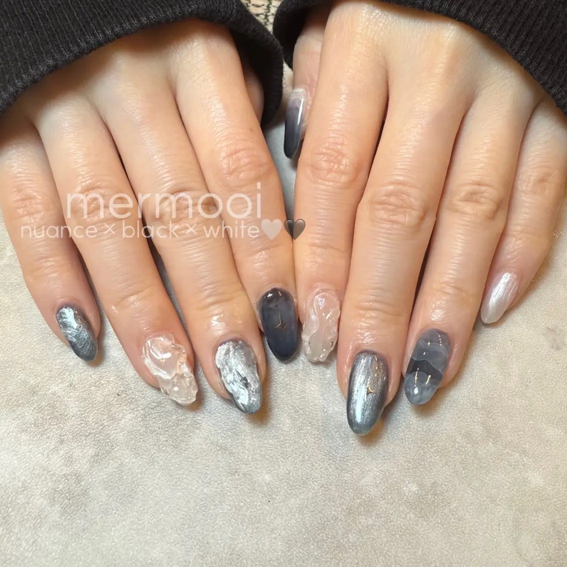 ネイル マグネットネイル ネイビー ニュアンスネイル ぷっくりネイル mermooi nailのネイルデザイン