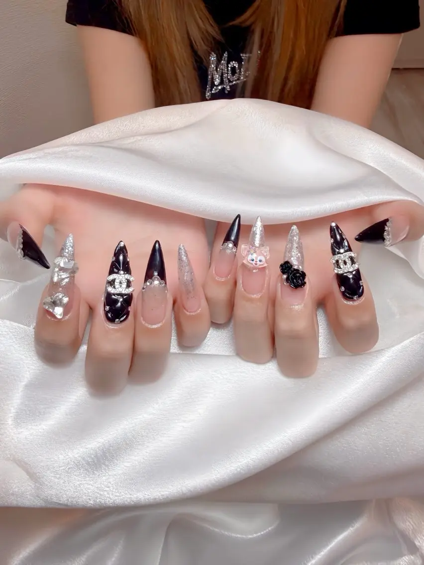 ネイル オーロラネイル チークネイル 桜ネイル クリアネイル ドット ハンドネイル Rin Nail 新大久保店のネイルデザイン