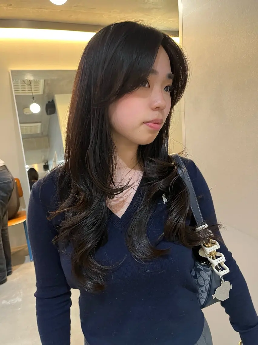 ロング レイヤーカット カット レイヤーカット\ウル フ　chinatsuのヘアスタイル