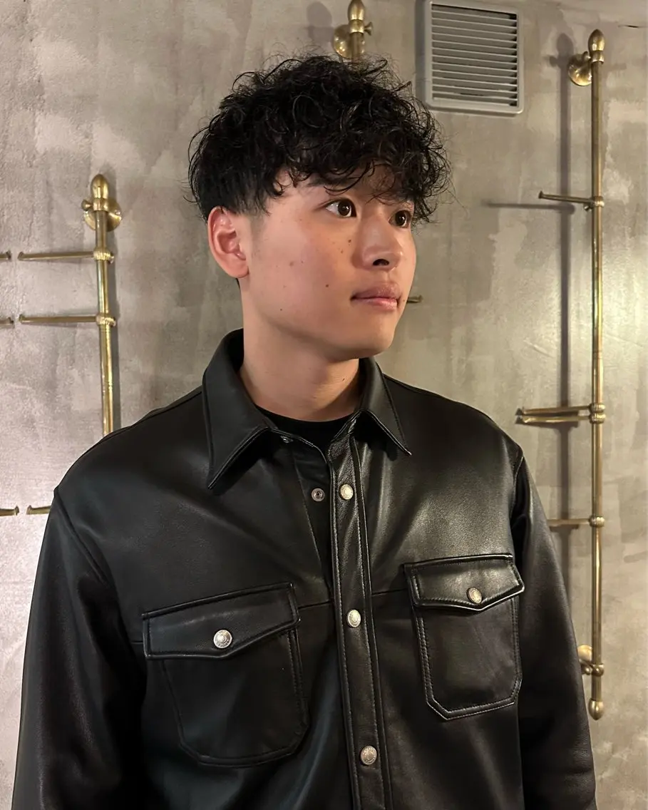 ショート パーマ メンズ グランジヘア 無造作ヘアHYUGAのヘアスタイル