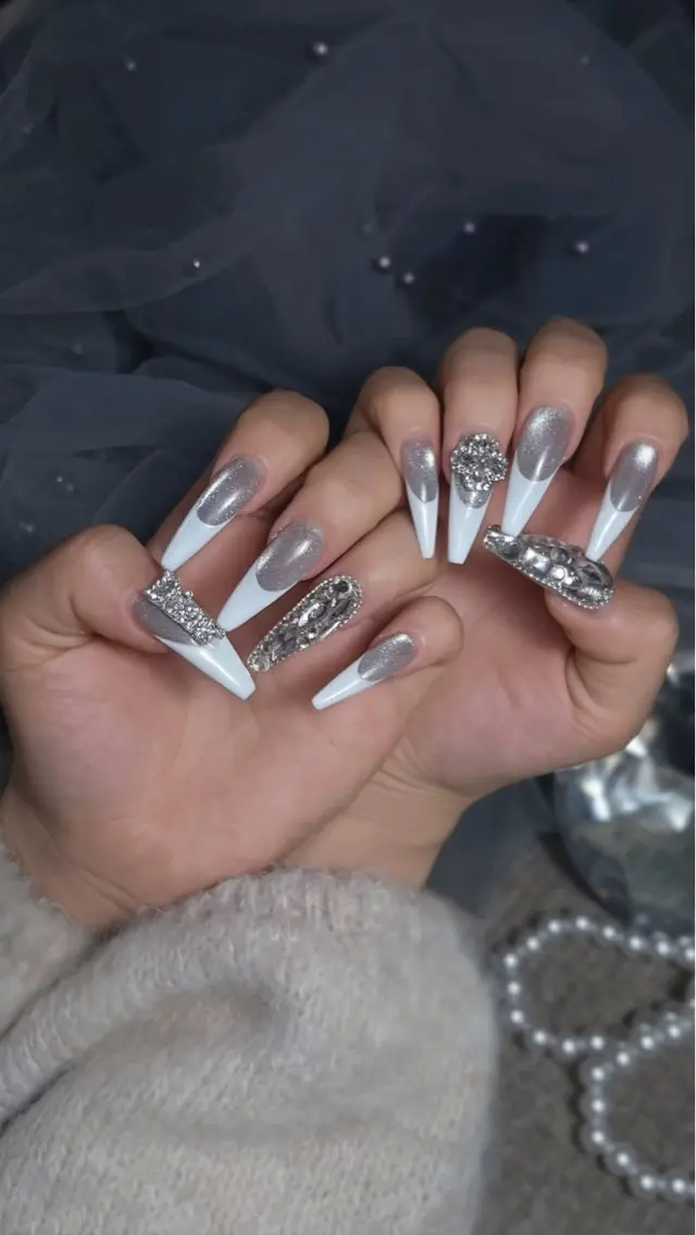 ネイル ボルドー チークネイル 長さ出し フレンチネイル ジェルネイル ハンドネイル VANI Belle Nailのネイルデザイン