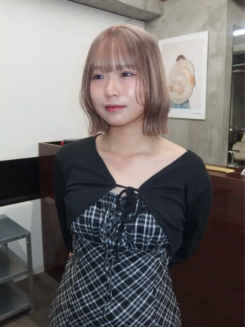 ミディアム カラー ベージュカラー ミルクティーベージュ 水野谷遥/ハイトーン /カラーモデル🎀のヘアスタイル