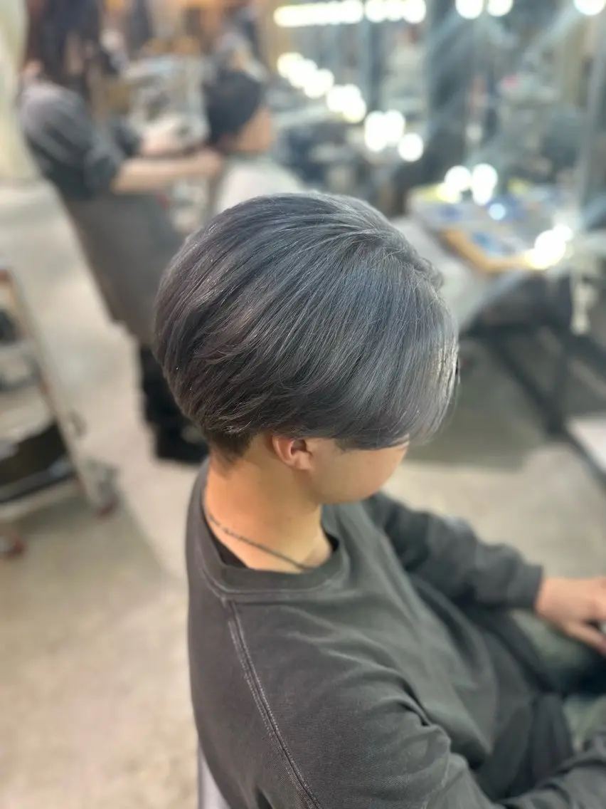 ショート カラー メンズ センターパート シルバー 溜一太/似合わせ/ メンズカットのヘアスタイル