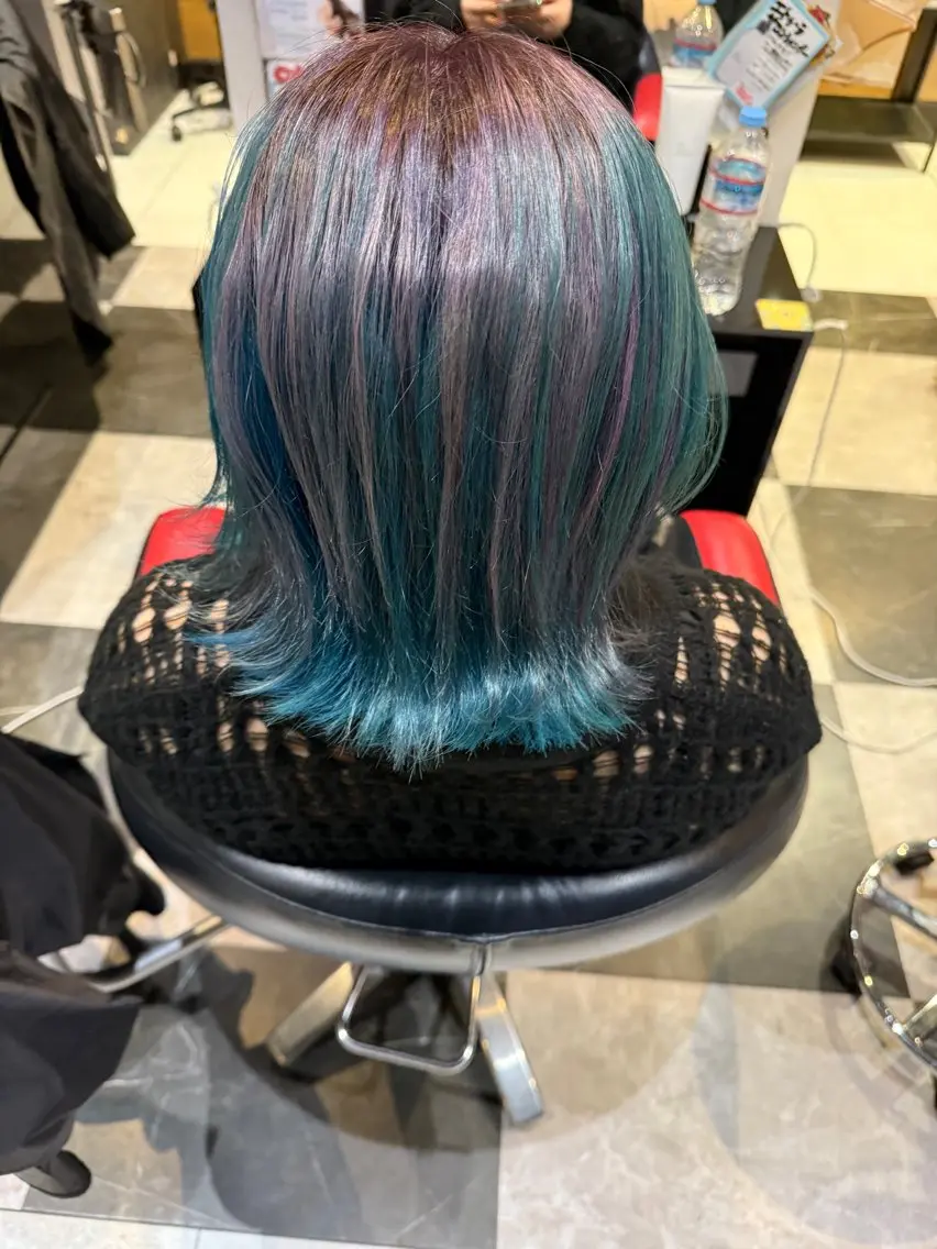 ミディアム カラー ブルーカラー デザインカラー シルバー デザインカラー/ 推しの配色　肥後のヘアスタイル