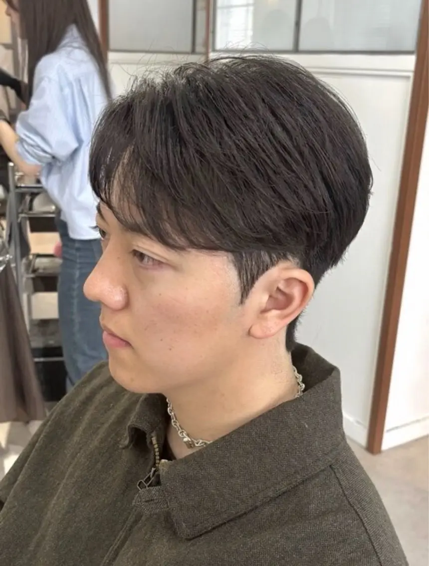 パーマ メンズ メンズブリーチ センターパート メンズハイトーン カルマパーマ メンズ韓国風 カット パーマ 似合わせメンズカット ブリーチ/ウルフ/栄のヘアスタイル