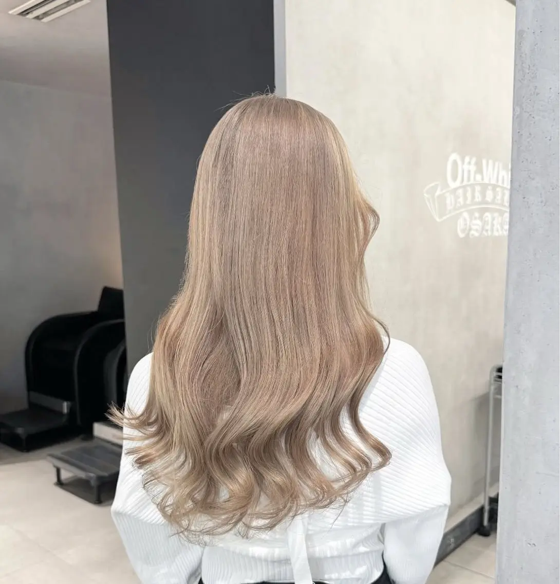 ロング カラー ヘアカラー 🇰🇷韓国風ハイ トーンKANA🖤のヘアスタイル
