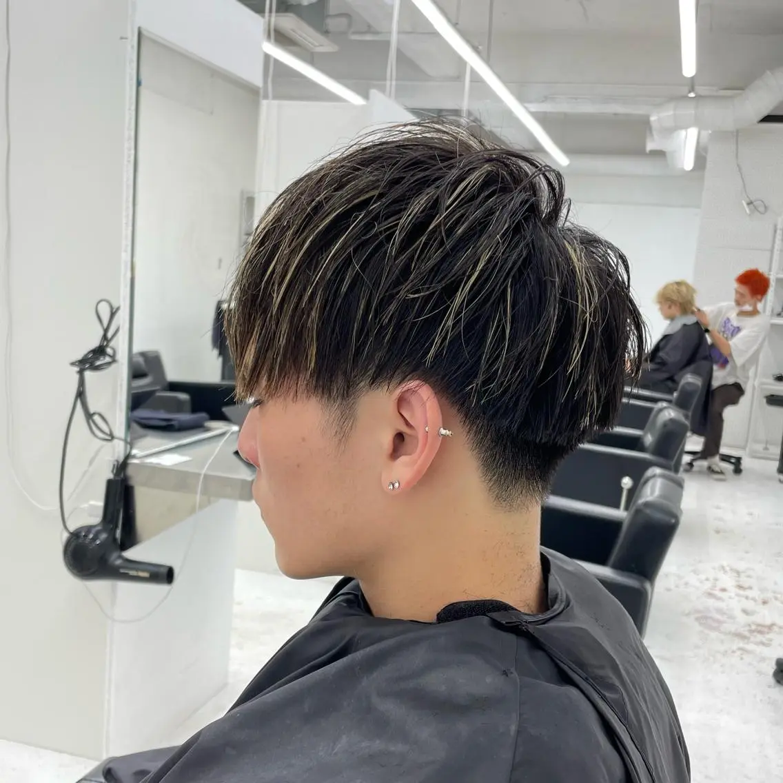 ミディアム メンズ メンズハイライト マッシュ ハイライト カット 【柏メンズパーマ職人 】店長 KAZUMAのヘアスタイル