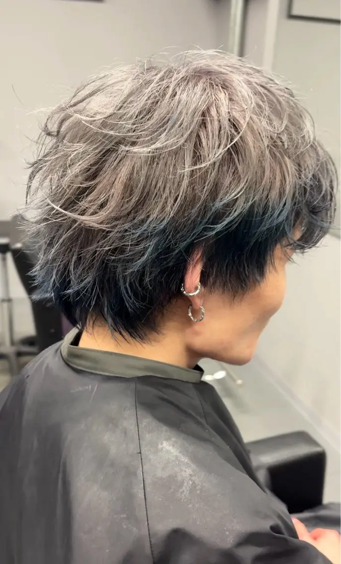 カラー メンズ メンズパーマ ブルーカラー デザインカラー シルバー メンズ特化/パーマ /似合わせカラーのヘアスタイル