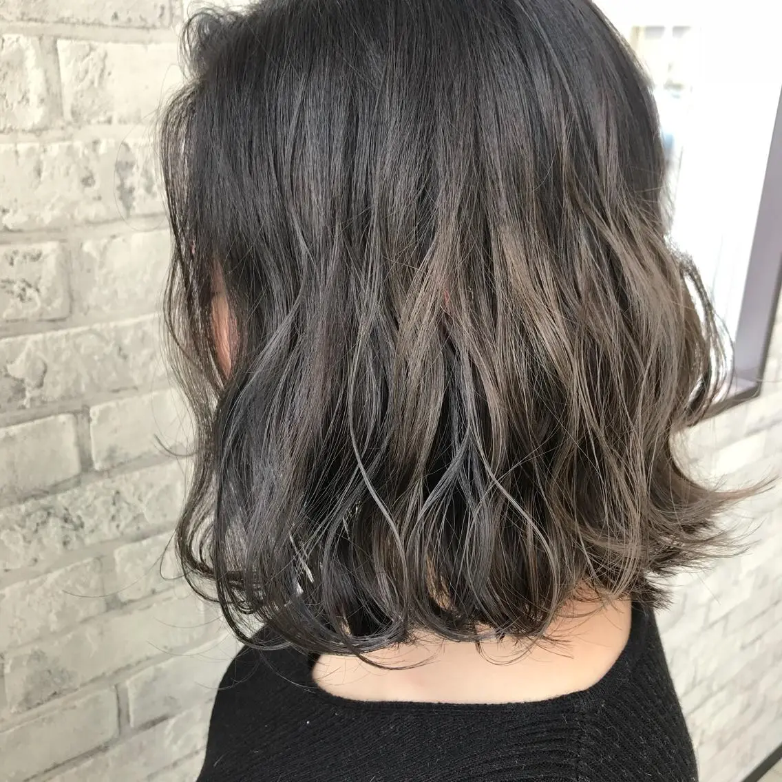 ショート カラー グレージュ ハイライトカラー シルバー シルバーグレージュ ハイライト Oopsレイヤー 加藤澄都のヘアスタイル