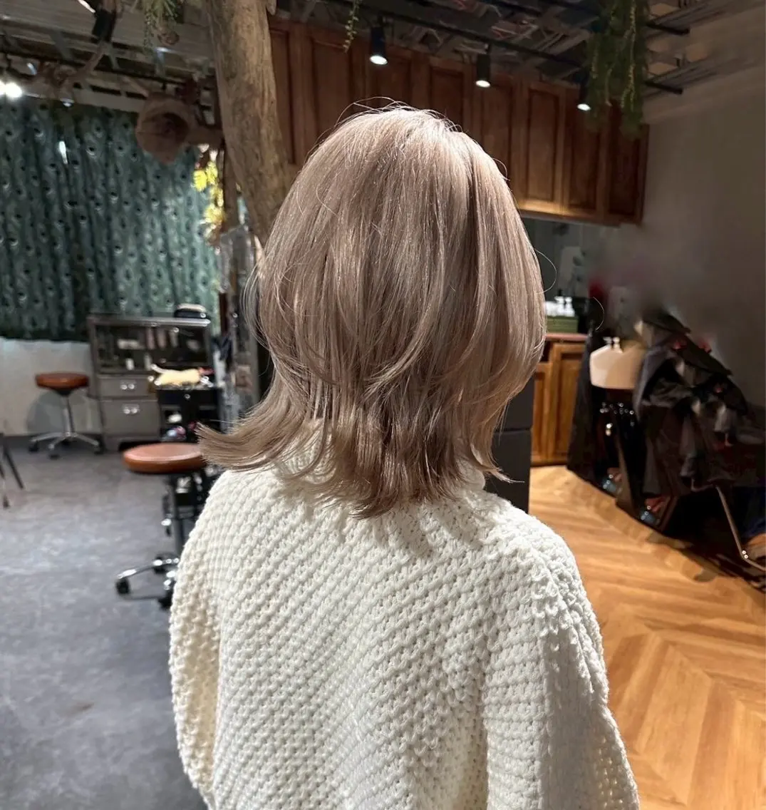 【新規】✨ケアブリーチ+透明感カラー +艶トリートメント¥15,800の写真