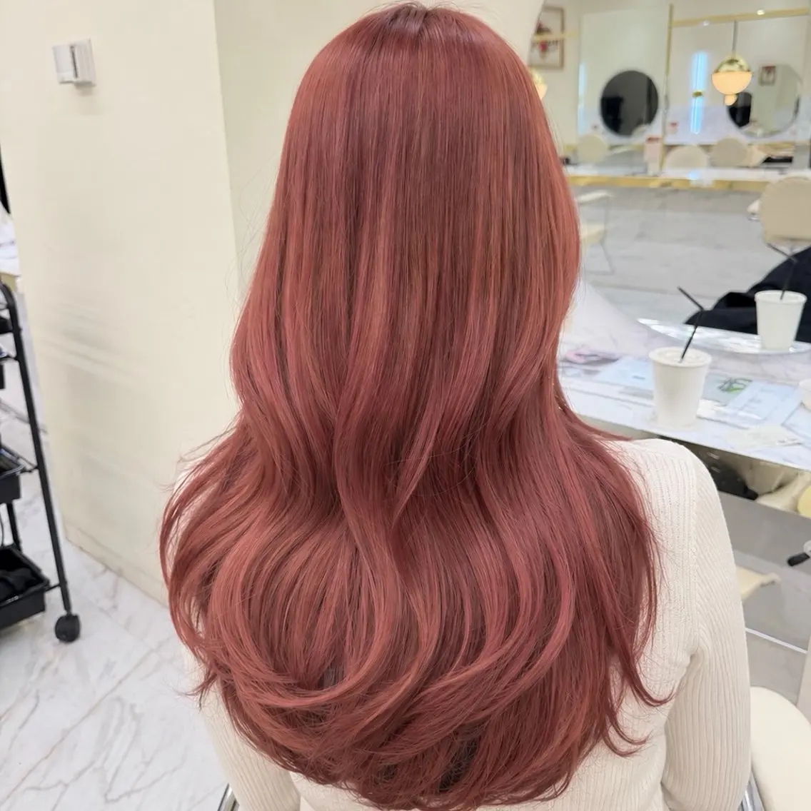 ロング カラー ケアカラー 透明感カラー ピンクカラー ローズカラー くびれヘア ヘアカラー aku🩷韓国ヘア 暖色カラー🎀のヘアスタイル