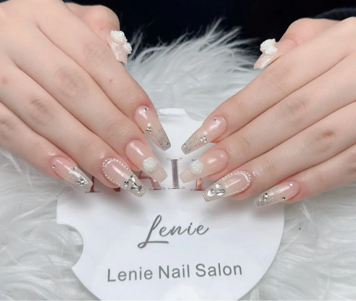 ネイル チークネイル 長さ出し フラッシュネイル フレンチネイル グラデーション ハンドネイル Lenie Nail Salonのネイルデザイン