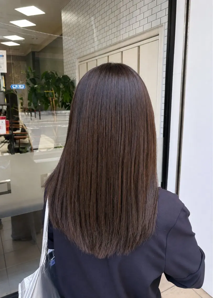 ミディアム チョコレートブラウン カット ヘアカラー トリートメント 艶髪/透明感カラー 🫧韓国ヘアのヘアスタイル