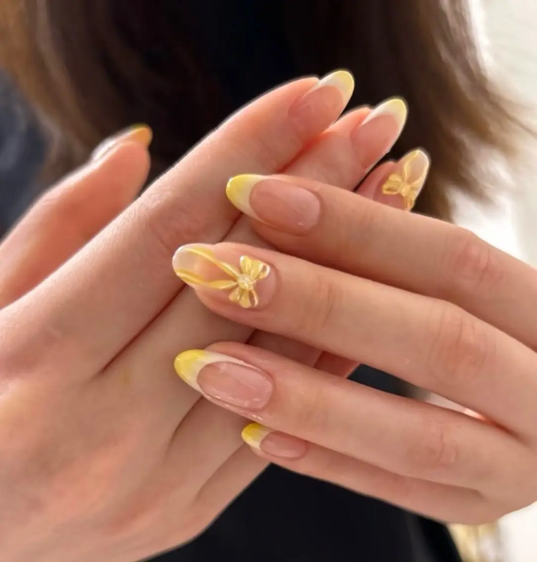 ネイル オーロラネイル フラワーネイル フットネイル フレンチネイル ジェルネイル ハンドネイル BabyYouMi nailのネイルデザイン