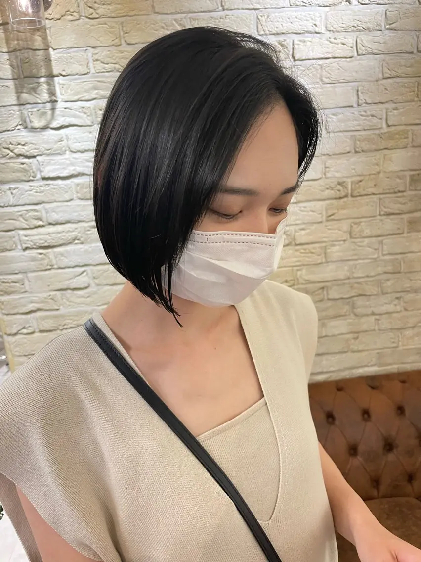 ショート ボブ 河上 麻衣/白髪ぼかしのヘアスタイル
