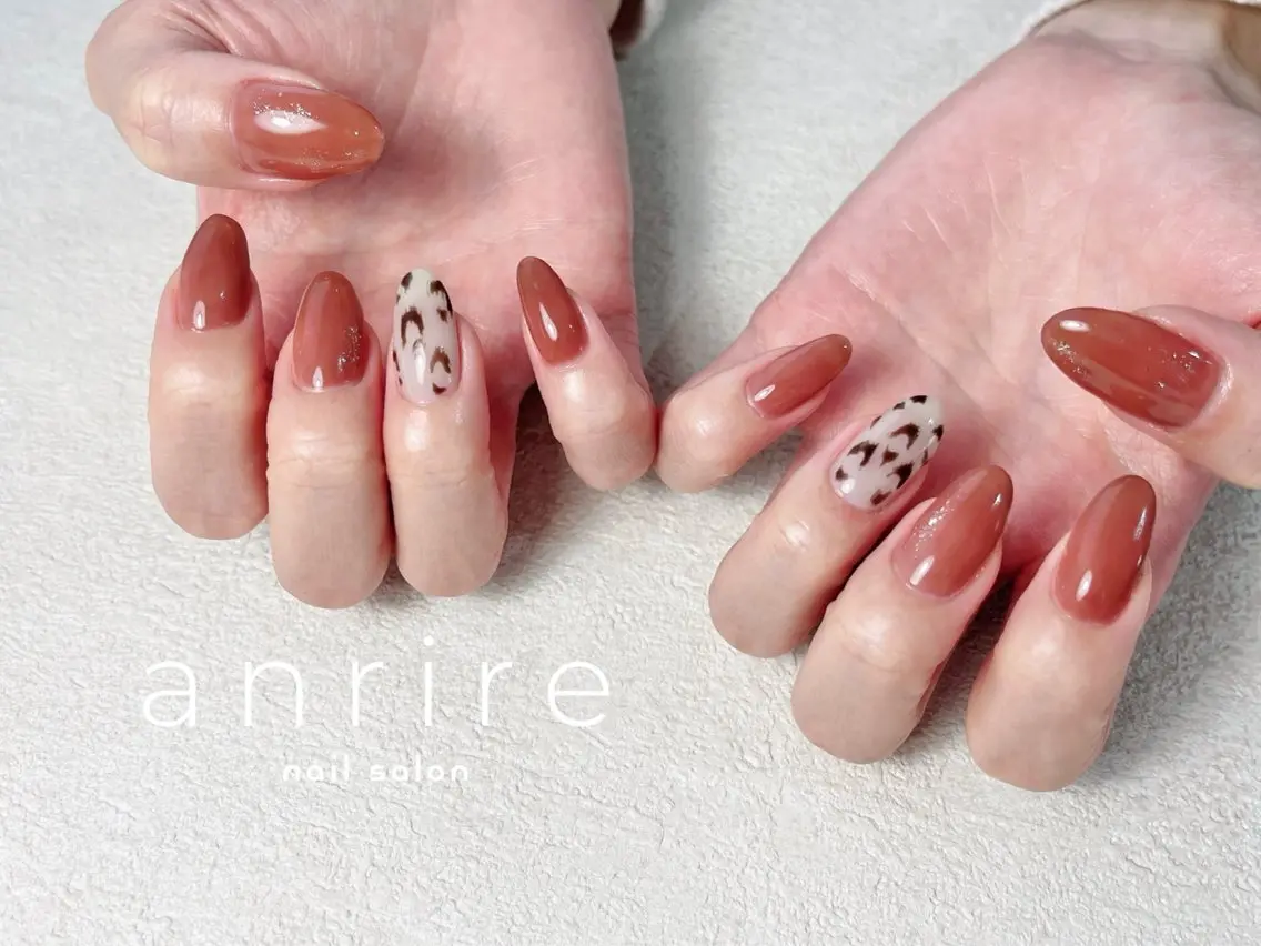 ネイル アニマル柄 ブラウン ジェルネイル ラメ(グリッター) パラジェル ハンドネイル nailsalon anrireのネイルデザイン