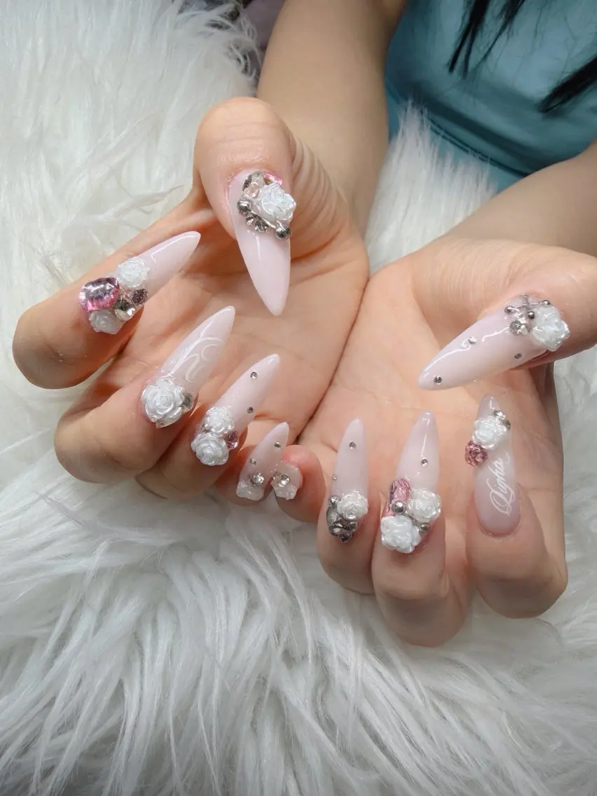ネイル Lee Nailsのネイルデザイン