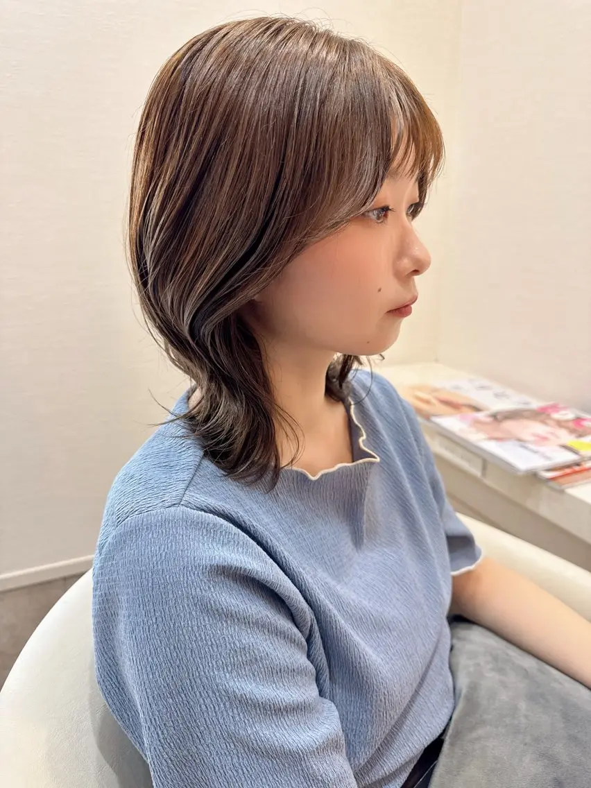 ミディアム カラー ベージュカラー ヘーゼル カット ヘアカラー 伴藤 寿男のヘアスタイル