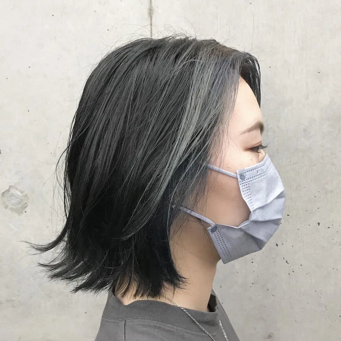 ミディアム カラー ミストバング ブリーチ ケアブリーチ イヤリングカラー フェイスフレーミング カット ヘアカラー トリートメント ヘアセット ✂︎ウルフ・ショート ✂︎MIKUNIのヘアスタイル