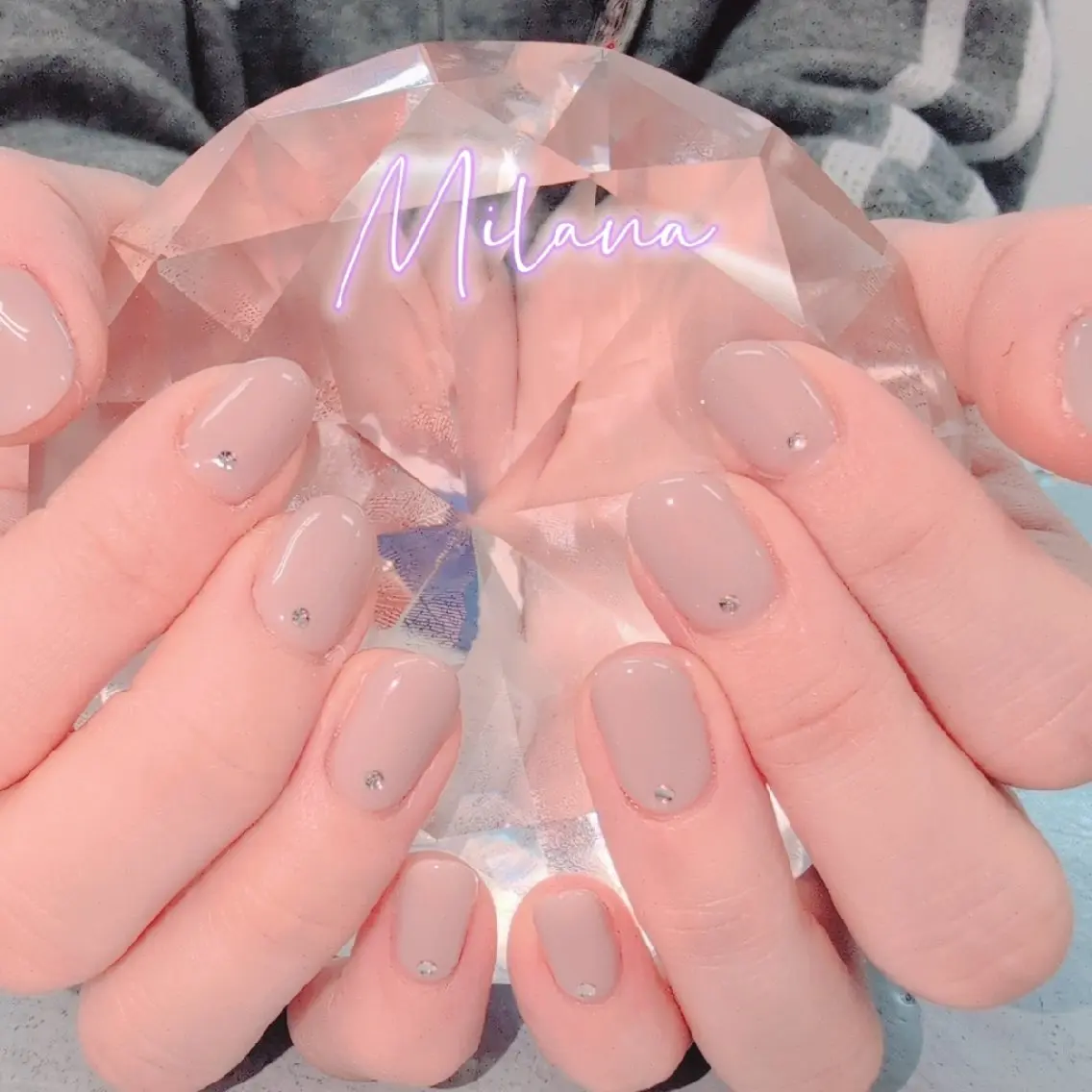 ネイル ワンカラーネイル ストーンネイル ハンドネイル Milana 川瀬のネイルデザイン