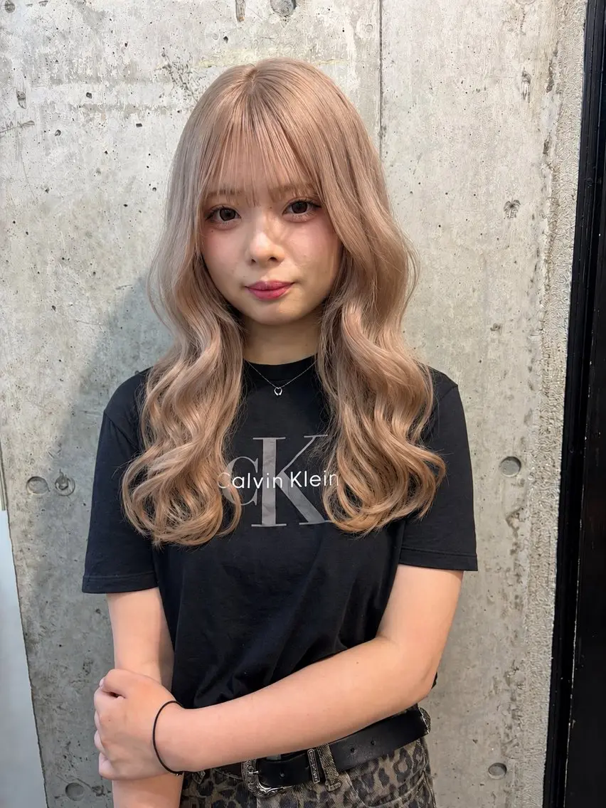 ロング カラー ベージュカラー ミルクティーベージュ ピンクカラー ヘアカラー [lani ] konatsuのヘアスタイル