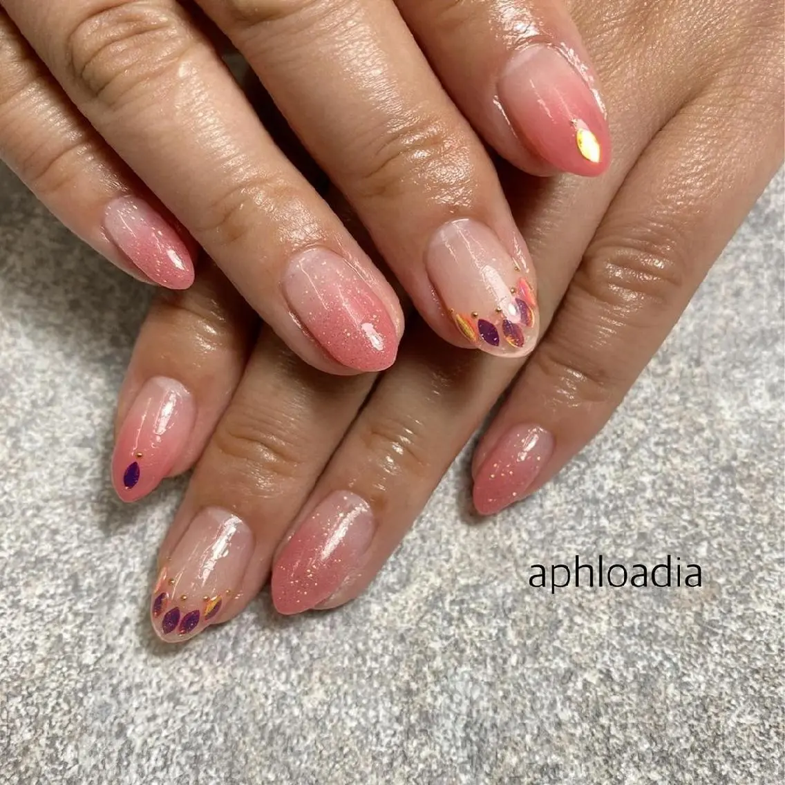ネイル アートネイル aphloadia ネイリストのネイルデザイン